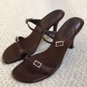 Chinese Laundry 7 1/2 M silk like brown sandal